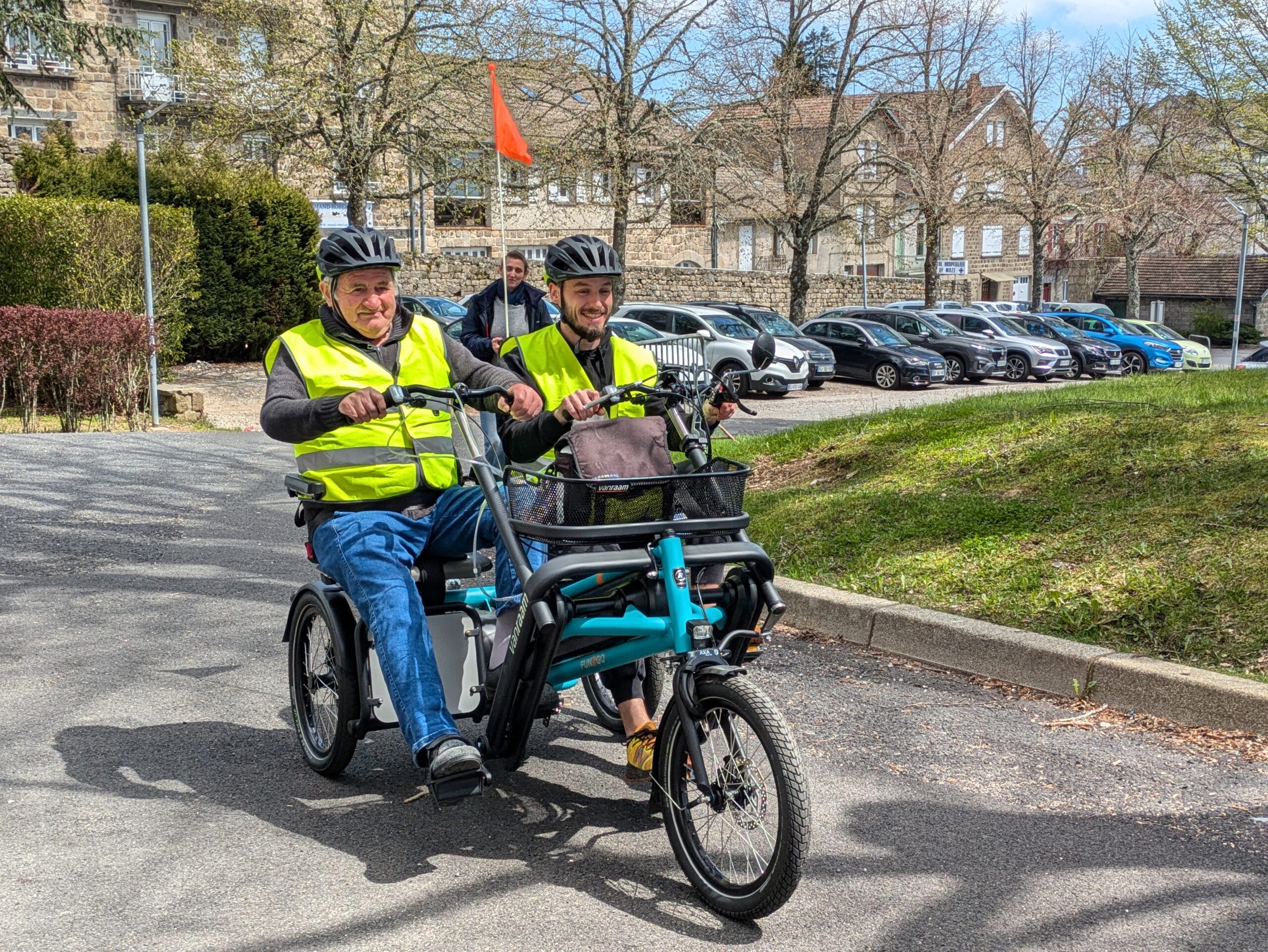 Un vélo tandem pour les résidents de l’EHPAD