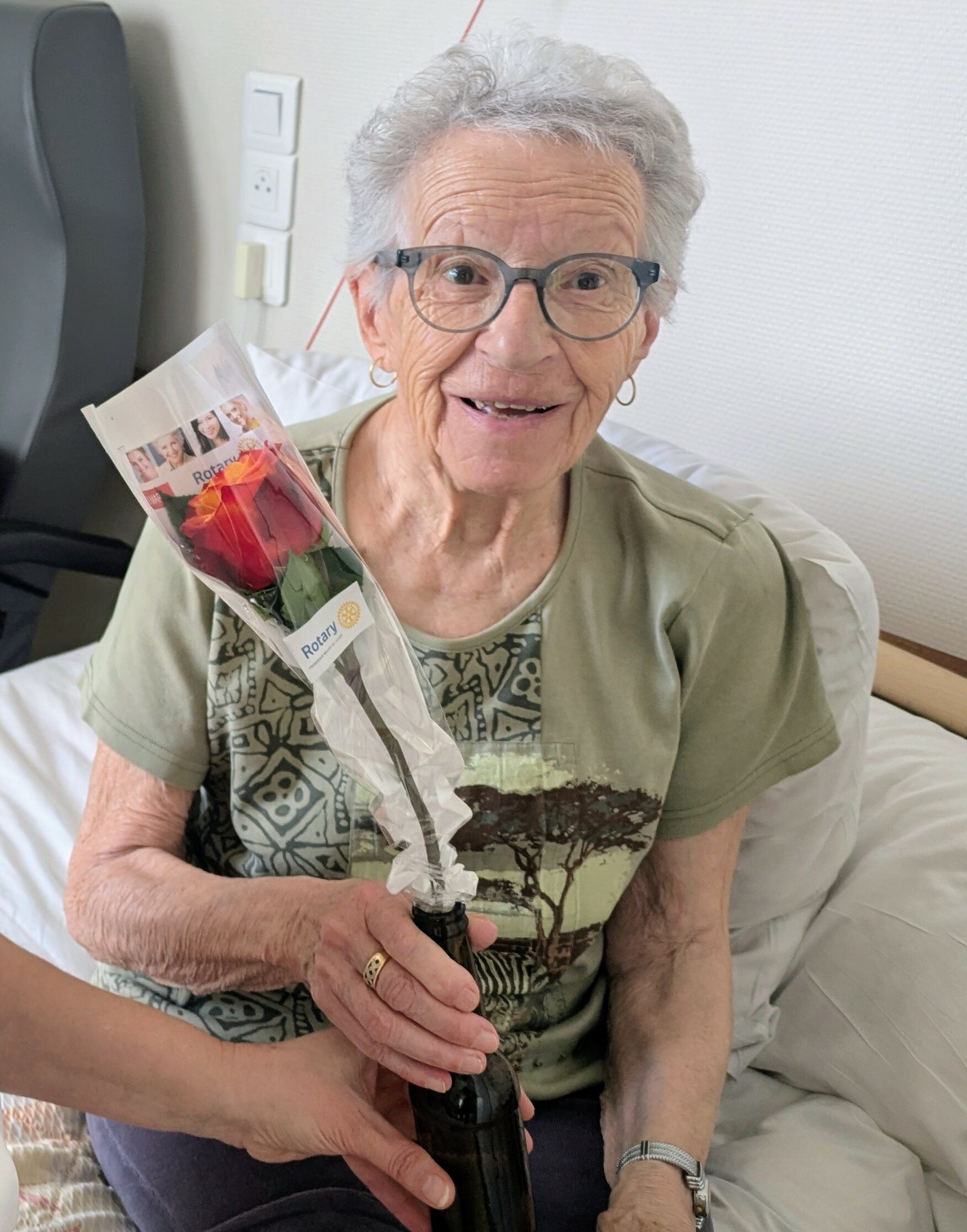 résidente avec rose